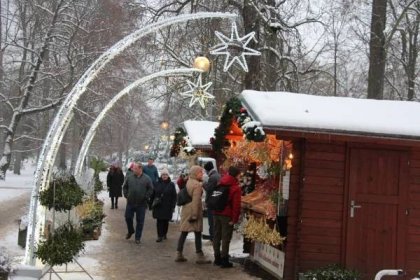 OBRAZEM: Chomutovské Vánoce opět svátečně vyzdobily park a nab�ídly stánky