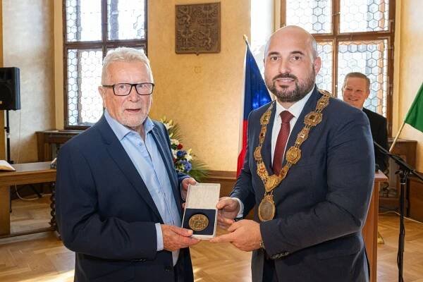 Město Plzeň ocenilo mladou vědkyni, výtvarníka, lékaře a ochránce přírody, zakladatele soukromého rozhlasového vysílání