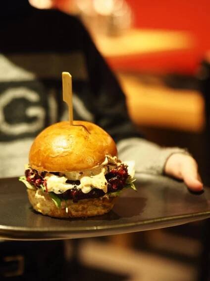 Cihelna Uhříněves – Restaurace Uhříněves