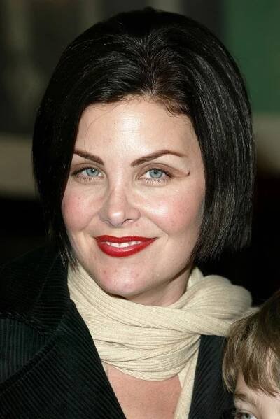 Sherilyn Fennová byla sboubenkou Deppa.