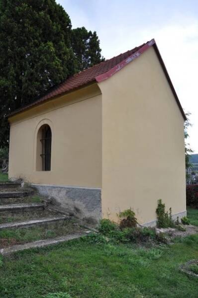 Prackovice nad Labem | Detail hřbitova | Databáze historických hřbitovů