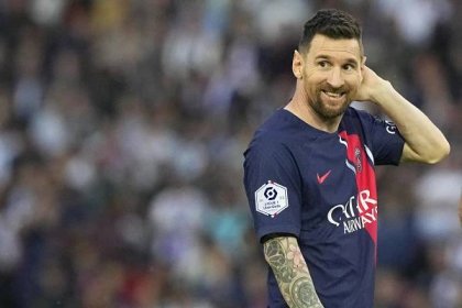 Fotogalerie: Lionel Messi ve svém posledním zápase za PSG oslavil mistrovský titul