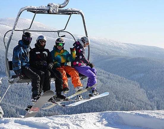 Sportovní areál Harrachov, lyžování Harrachov - Hotel-Pension.cz