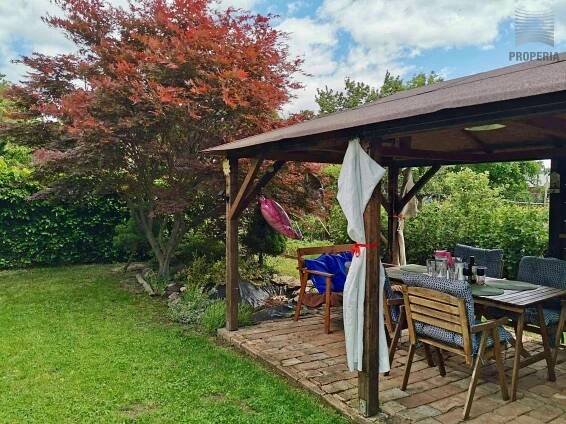 Pronájem zrekonstruovaného bytu o dispozici 2+kk + parkovací stání + privátní zahrada, ul. Komenského, Hrušovany u Brna, CP 52 m 2 , 1. p/2, prostorná koupelna s oknem, KL včetně spotřebičů - velký náhled 20