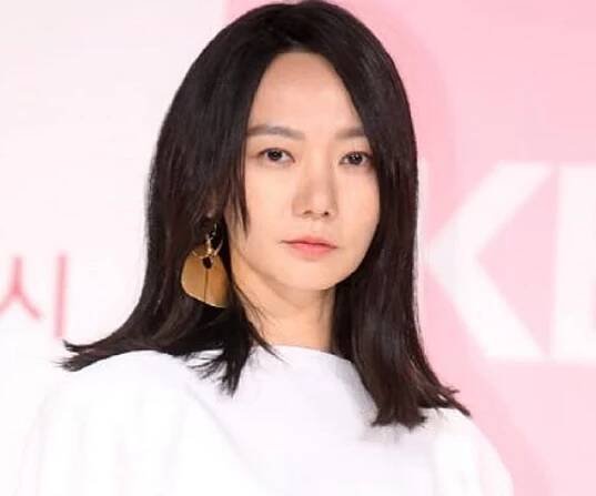 Bae Doona Biography - Facts, Childhood, Family & Achievements of South Korean Actress