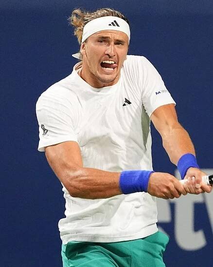 Top seeds Zverev, Gauff advance at Canadian Open