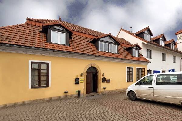 Ubytování Hradec Králové pro turisty a zájezdy - Levné ubytování Hradec Králové - Amas HK s.r.o.