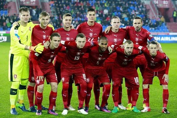 Evropský fotbal v Ostravě: Baník blízko pohárů, v jednání návrat Schicka a spol.