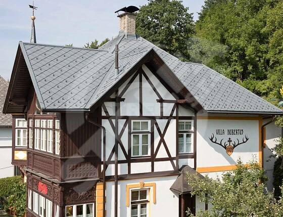PREFA falcovaná šablona 29x29, povrch stucco, Břidlicová P10 / balení 10 m2 | strefa.cz