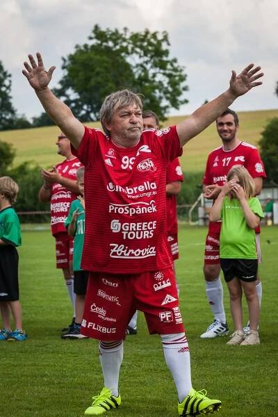 Oslavě 450. výročí povýšení Maršovic na městys kralovali pan Rosťa Hašek a gospodin Oleg Sokolov… – AMFORA