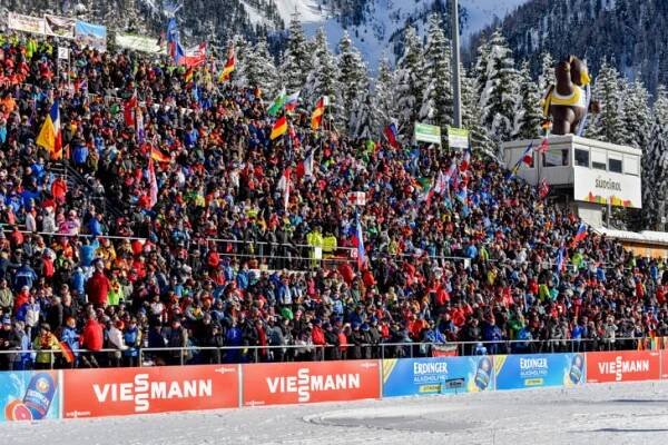 Žádný biatlonový stadion ve Světovém poháru není vyšší než ten v Antholzu. Na zimních olympijských hrách v roce 2026 v nadmořské výšce 1 600 metrů bude vzrušení mezi fanoušky stejně velké jako fyzická zátěž pro sportovce.
