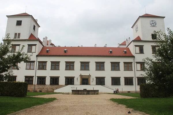 Taktika Lichtenštejnů: soudí se jen na Jesenicku