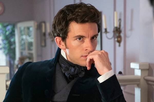 Jonathan Bailey as Anthony Bridgerton in Bridgerton season 2
