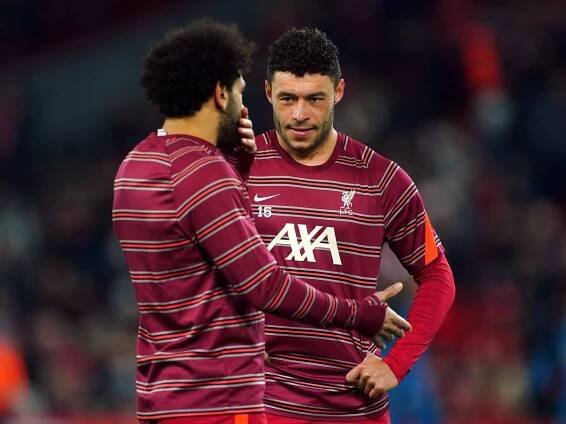 Football rumours: Alex Oxlade-Chamberlain weighs up Saudi Arabia move