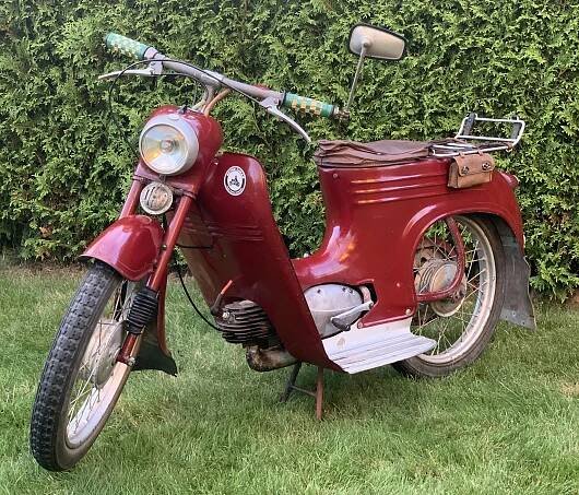 Jawa z roku 1954 za nejméně 800 000 Kč, skoro netknutá zelená Škoda 105 S za 400 000 Kč i Velorex z roku 1960 za 199 000 Kč! Padne na podzimní české retroburze další rekord?