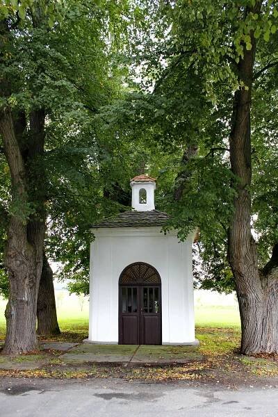 Soubor:Stara Lysa kaple sv Jana Krtitele 2.jpg – Wikipedie
