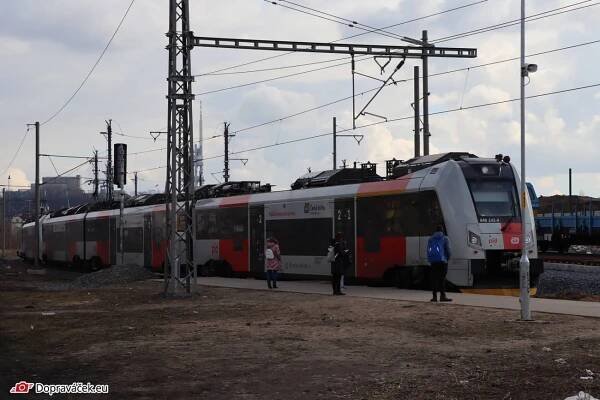 Železniční zastávka v pražských Holešovicích končí, poslední vlak zde zastaví dnes před půlnocí - Dopraváček 