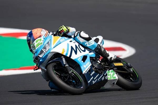 König má po prvních letošních testech. Novou motorku dostane až v průběhu sezony
