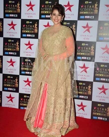 Manisha Koirala : Net Worth, Height, Weight, Age, Affairs, Wiki, Facts and Figures 12