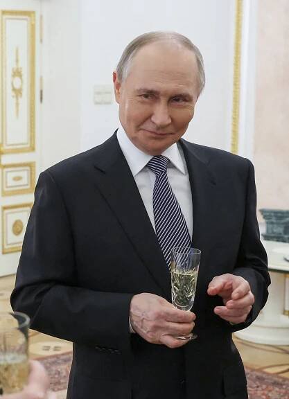 Russian hacker groups have breached Signal to give Vladimir Putin access to messages from Ukraine's military staff, with experts warning of future hacks against the West.