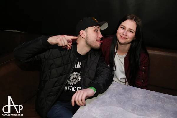 V BarBaru se střídalo reggae s hip hopem. Vystoupil Dr.Kary, Jay & Adie i Dj Flux