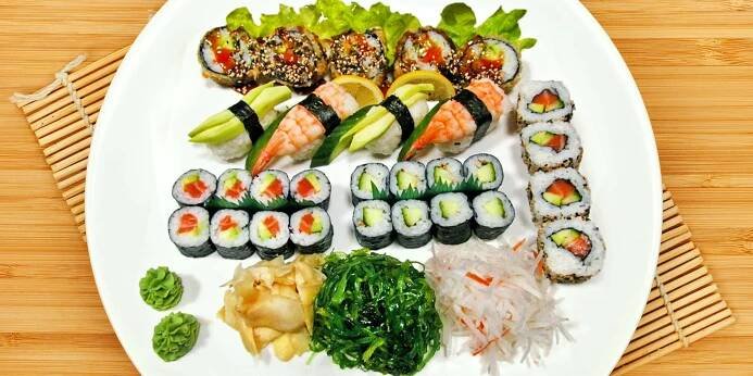 Sushi sety s 29 nebo 39 ks: losos, krevety i úhoř