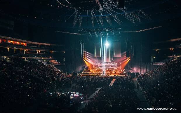Úvod - Vánoce v O2 areně