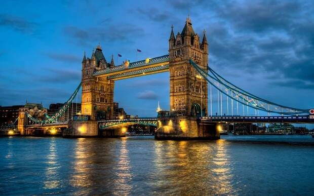 Why are there no bridges in East London?