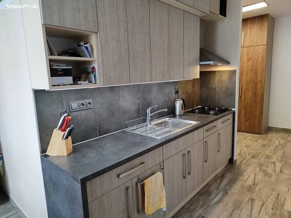 Pronájem bytu 3+1 70 m², Fučíkova, Planá