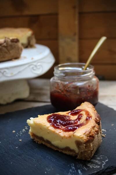 keto-cheesecake-s-domacim-dzemem-bez-cukru-03