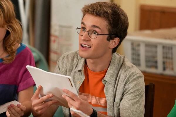 Goldbergovi - You Only Die Once, or Twice, but Never Three Times - Z filmu - Sean Giambrone