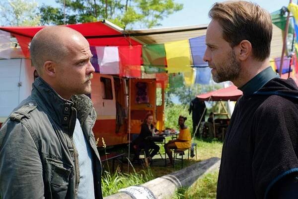 Vraždy u jezera - Mořská panna - Z filmu - Matthias Koeberlin, Julian Weigend