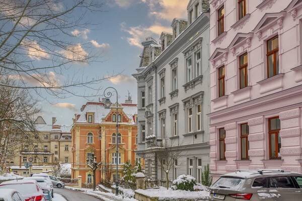 Prodej bytu 1+1, 44 m², Karlovy Vary, ul. Svahová - Vladimír Růžička - realitní makléř pro Karlovy Vary, Sokolov a Cheb
