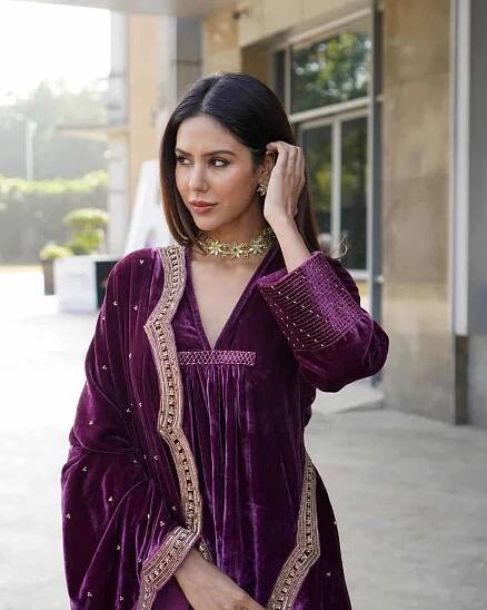 Sonam Bajwa Images
