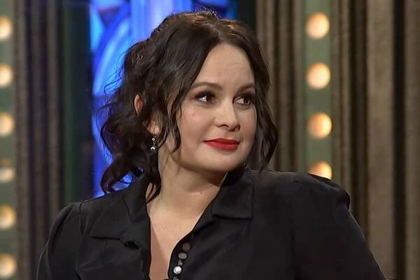 Jitka Čvančarová překvapila štíhlejší postavou a odvážným výstřihem, ve Varech z ní nespustili oči