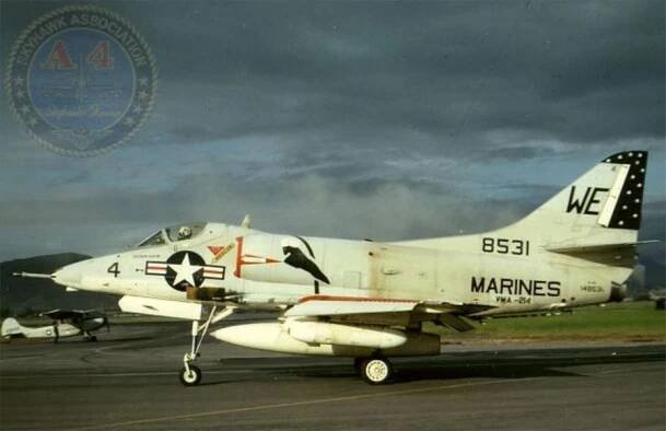 Douglas A-4 Skyhawk / NAM 64-75