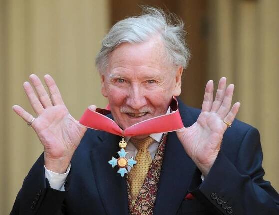 FOTO: Ve věci 98 let zemřel herec Leslie Phillips. – stránka 1