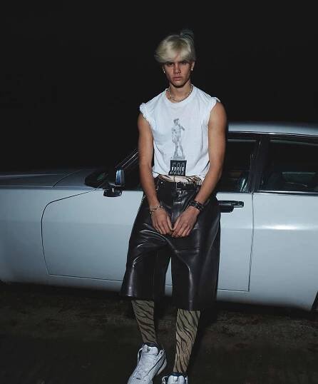 Romeo Beckham, 18, Looks Like Dad David on Debut Magazine Cover Shoot for L'Uomo Vogue