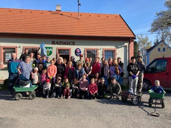 Jarní úklid obce 7.4.2024 - Oficiální stránky Obce Horní Lukavice