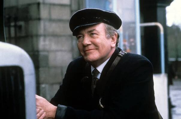 Albert Finney, five-time Oscar nominee, dead at 82