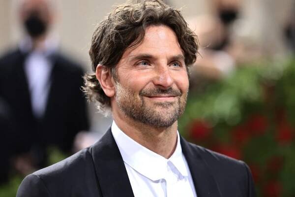NEW YORK, NEW YORK - MAY 02: Bradley Cooper attends The 2022 Met Gala Celebrating "In America: An Anthology of Fashion" at The Metropolitan Museum of Art on May 02, 2022 in New York City. (Photo by Jamie McCarthy/Getty Images)