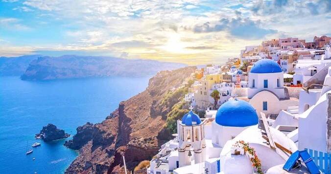 Where to Stay in Santorini: From Caldera Views to Traditional Village Charm
