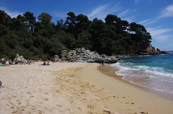 Nejkrásnější pláže Španělska: Objevte pobřežní ráje od Costa Brava po Andalusii