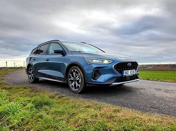 Ford Focus 1.0 EcoBoost kombi. Potěší v každé situaci - Autaprozeny.cz