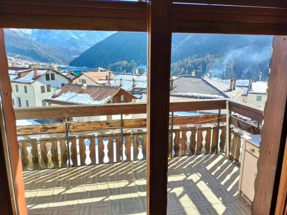 Na fotografii je vidět objekt Appartamento Centrale Auronzo nacházející se ve městě Auronzo di Cadore.