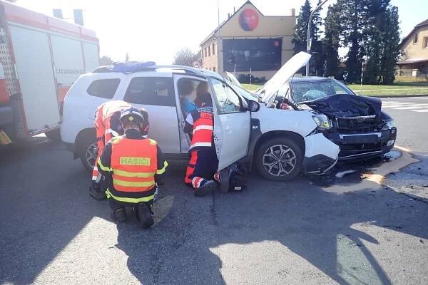 Dopravní nehoda v Otrokovicích si vyžádala 3 zraněné - ZLIN.CZ