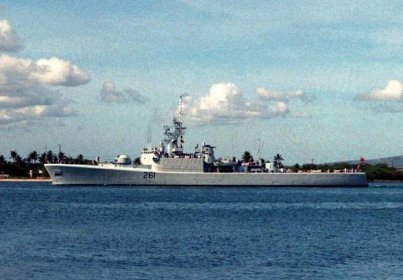 Soubor:HMCS Mackenzie (DDE 261) at Pearl Harbor 1990.JPEG – Wikipedie