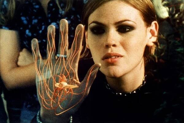 Fakulta - Z filmu - Clea DuVall