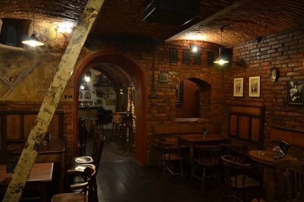 Mirror Pub & Club