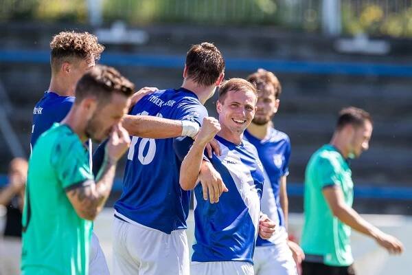 VIDEO: Valcíři doma smázli celek Hodonína, Hykel odmítl hattrick